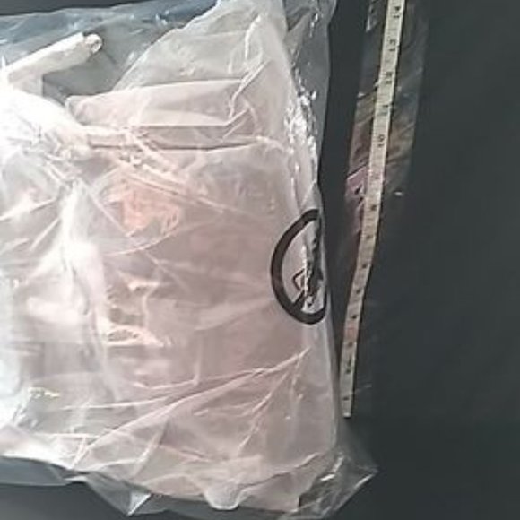 🔥Michael Kors Abbey Large Nylon Backpack Navy🔥 - Picture 3 of 10